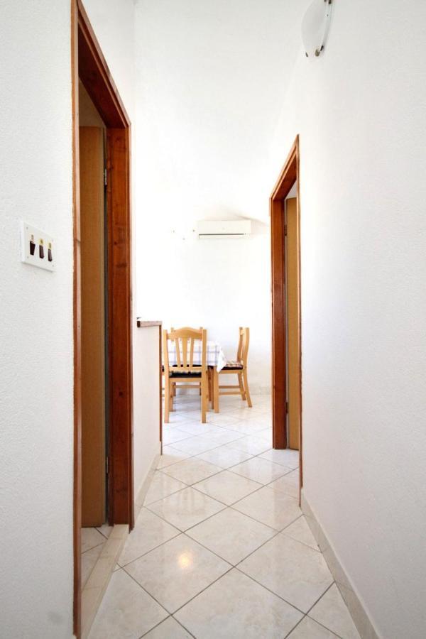 Apartments By The Sea Rukavac, Vis - 2478 Kültér fotó