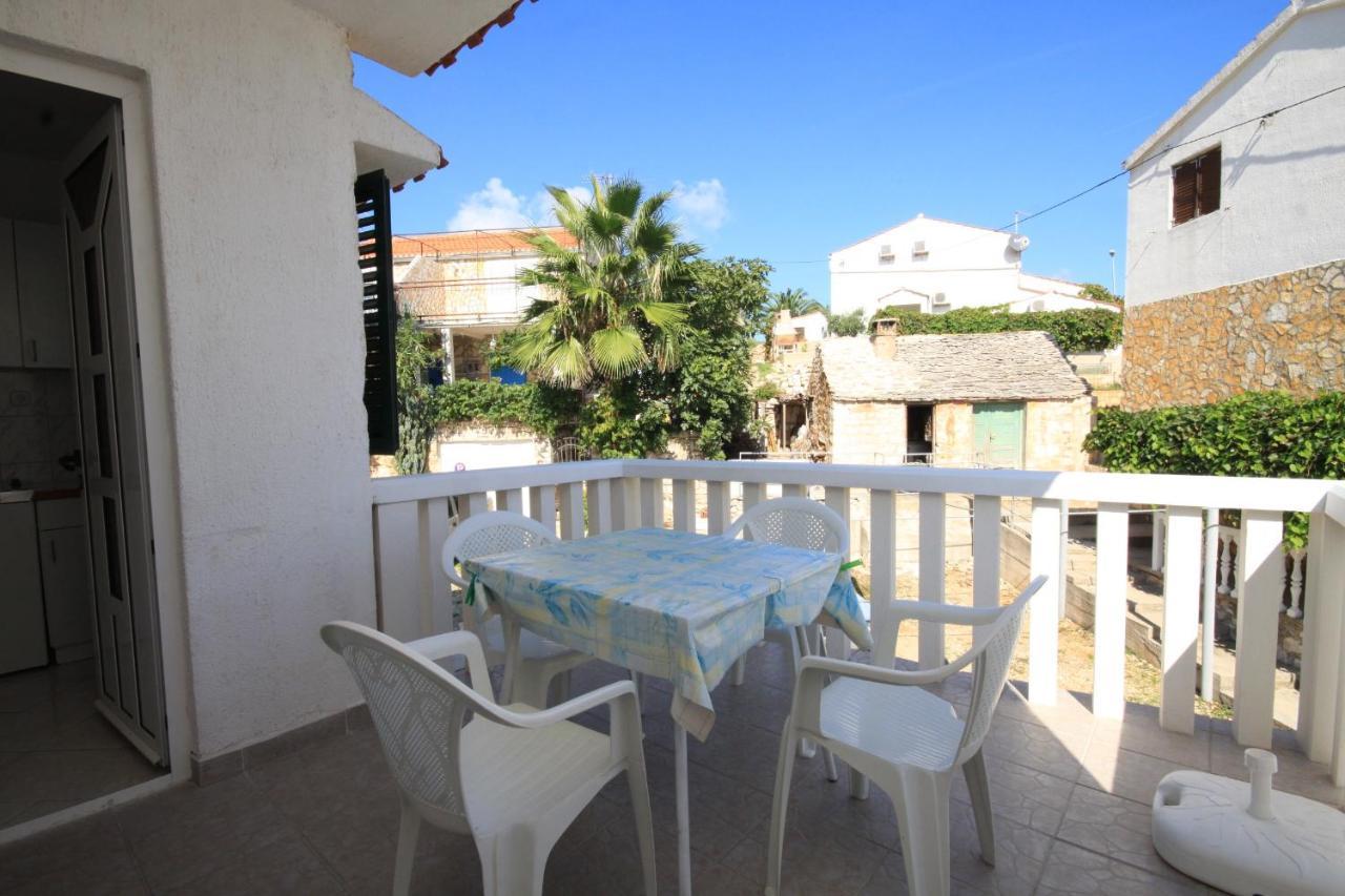Apartments By The Sea Rukavac, Vis - 2478 Kültér fotó